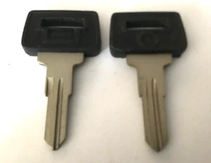 Volvo Serie 140 - 240 Bj.1973-85 / Tür-Haubenschlüsselrohling Errebi NE 31P - Bild 1 von 1