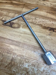 Ford Super Duty F250-F550 Simulator Lug Tire Tool - Picture 1 of 5