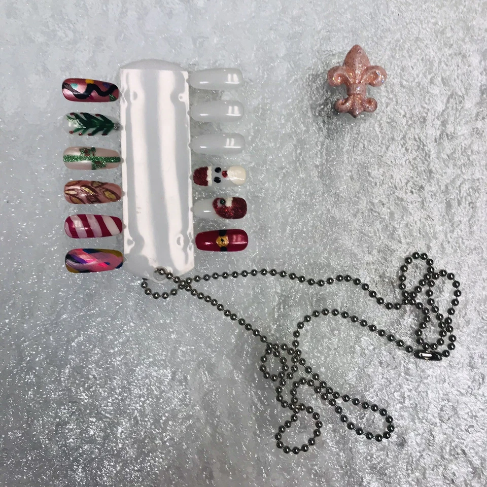 OPI Polished Nail Color Palettes with Beaded Chains Reusable 12 Tips Palette - Image 1 of 1