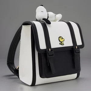 NUEVO CON ETIQUETAS Peanuts Snoopy y Woodstock Hebilla Mini Mochila! - Imagen 1 de 10