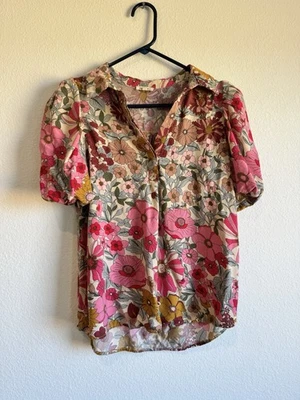 Blusa Henley floral de manga corta Jodifl para mujer manga abullonada cuello pequeña Foto 1 de 4