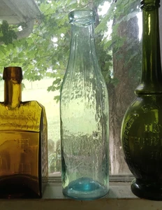 1860s CRUDE HEAVILY WHITTLED BLUEBERRY BOTTLE 10 PANELS APPLIED LIP AQUA SHINY - Picture 1 of 11