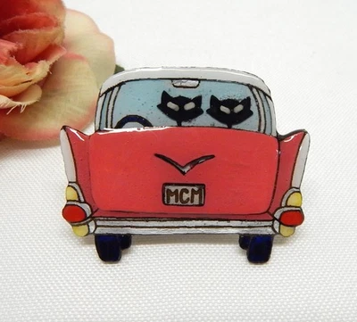 MCM RETRO 57 CHEVY & ATOMIC CATS PIN, COLLECTIBLE PINS BY ECHO & HARA - Image 1 of 3