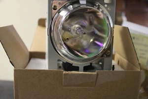 NEW DT-00141 REPLACEMENT LAMP MODULE for HITACHI CP-L850 & CP-X950 PROJECTORS - Picture 1 of 3