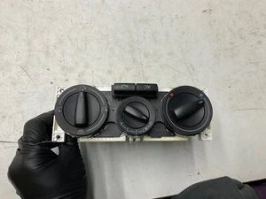 2005 Volkswagen Passat Climate Controls - Picture 1 of 8