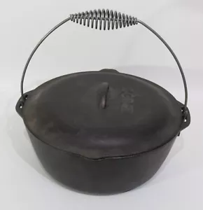 Lodge USA #10 Cast Iron Large Camp Dutch Oven With Basting Lid Bail Handle EUC - Picture 1 of 9