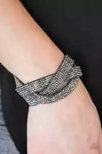 Brazalete Paparazzi "Nice Girls Finish Last" Hematita Estrás y Gamuza Gris - Imagen 1 de 2