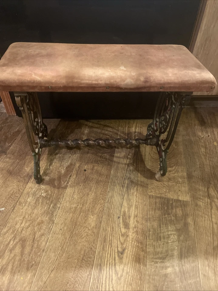 ANTIGUO BANCO VICTORIANO VENTANA O TOCADOR DE HIERRO FUNDIDO CON ASIENTO DE TERCIOPELO - MUY RARO Foto 1 de 4