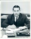 1965 Photo de presse Sénateur américain Fred Harris de l'Oklahoma à son bureau années 1960