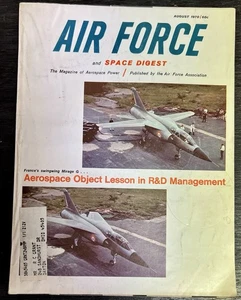 Revista de colección Air Force and Space Digest agosto 1970 aviones a reacción - Imagen 1 de 2
