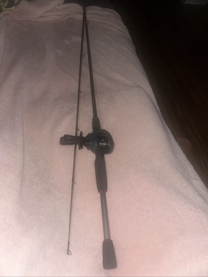 Quantum Invade INVC662MH 6’6 Baitcaster Fishing Rod and Reel Left Handed Combo - Image 1 of 4