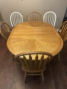 Solid Oak Dining Table With Leaf, 4 Matching & 2 Non Matching Chairs - Picture 1 of 5