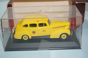RexToys - Packard Super 8 Berline Services Yellow Taxi Formal Sedan 1940 1/43 - Picture 1 of 8