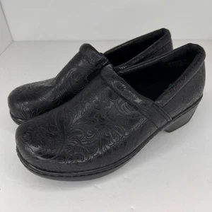 Bethanee Womens 15-13342-005-111 Black Tooled Slip On Casual Size 9W Clogs - Picture 1 of 9