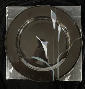 Mikasa Galleria Schwarz Opus Fk701 Calla Lilie 12 1/2" Runde Servierplatte - Bild 1 von 2