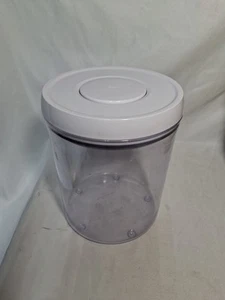 Contenedor OXO Pop bote redondo, 1,9 qt, 1,8 L. Sello pulsador, blanco - Imagen 1 de 5