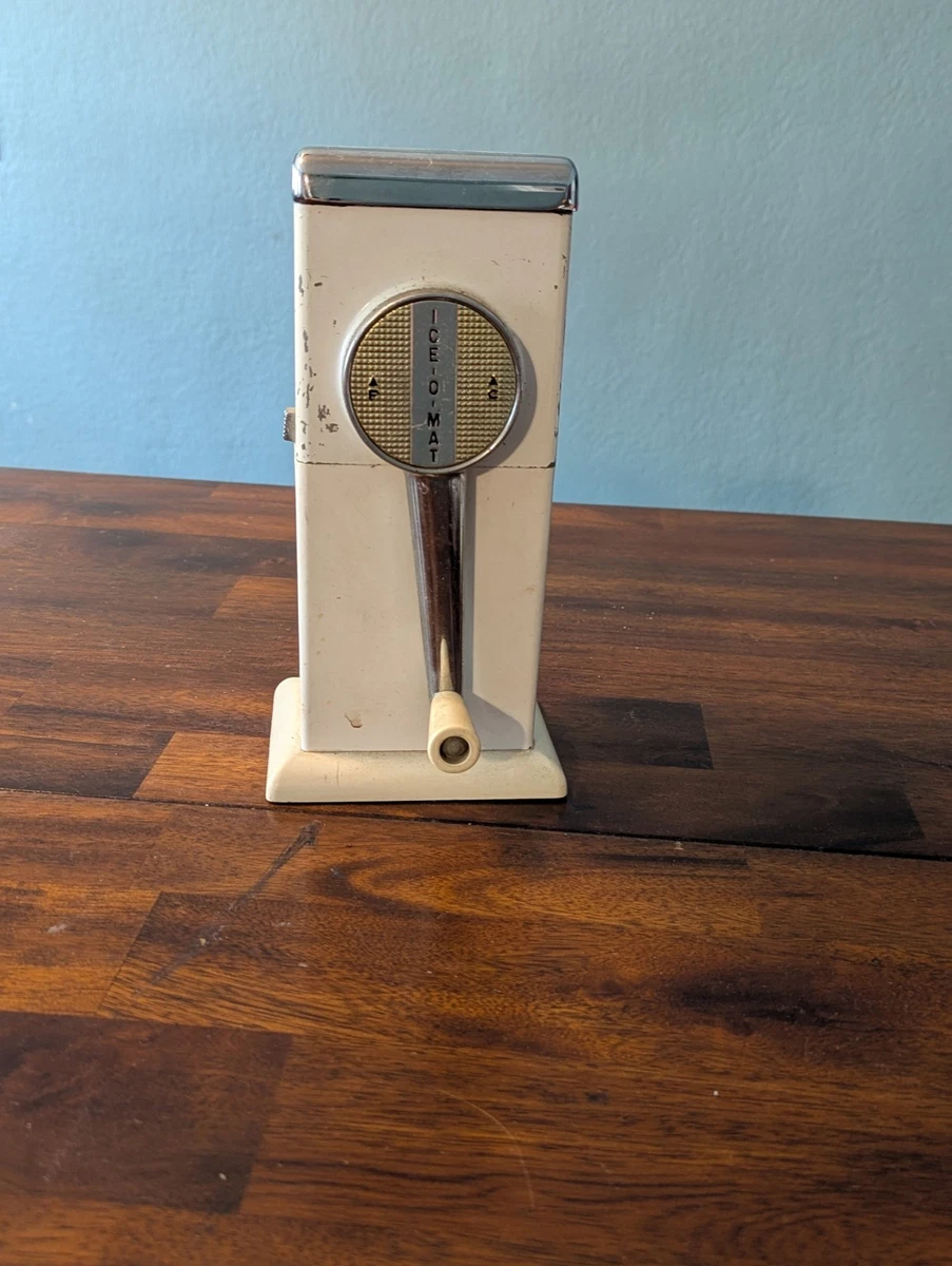 アイスクラッシャー　アメリカ　ビンテージ Vintage Dazey Rocket Ice Crusher - Red and White with Crank Handle