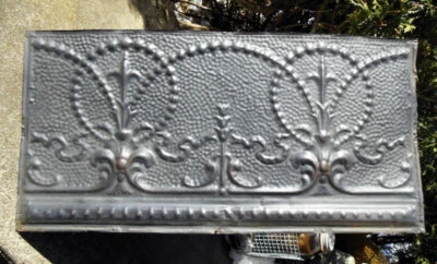 Porta de armário antiga gótica Quatrefoil teto azulejo estanho torta de respingo traseira segura - Imagem 1 de 4