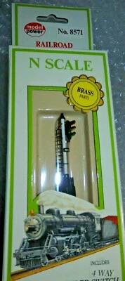 MODEL POWER NO. 8571 Segnale Ferroviario tipo FS a 3 luci  N 1:160 - Immagine 1 di 2