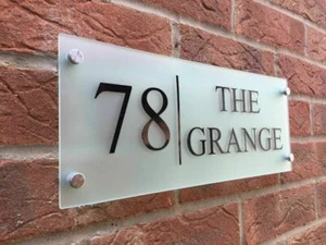 MODERN HOUSE SIGN PLAQUE DOOR NUMBER STREET GLASS EFFECT ACRYLIC NAME - Picture 1 of 2