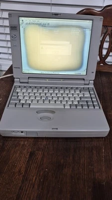 Vintage TOSHIBA Satellite Laptop 205CDS/810 PA1234U TESTED. Powers On Windows 95 - Image 1 of 4