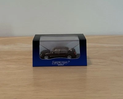 Chrysler 300C marrón escala 1/87 Foto 1 de 3