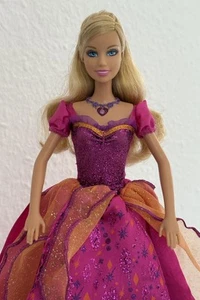 Barbie E Il Castello Diamante Diamond Castle Delia Diana canta tedesco 2008 - Foto 1 di 14