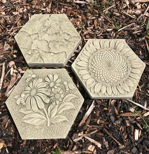 Insect Drinkers Stepping Stones Set, 3 Pieces Stone Garden Ornament - Picture 1 of 4