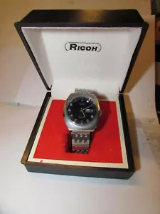 Orologio da polso anni 70 marca Ricoh mai usato fondo negozio NOS automatico - Imagen 1 de 7