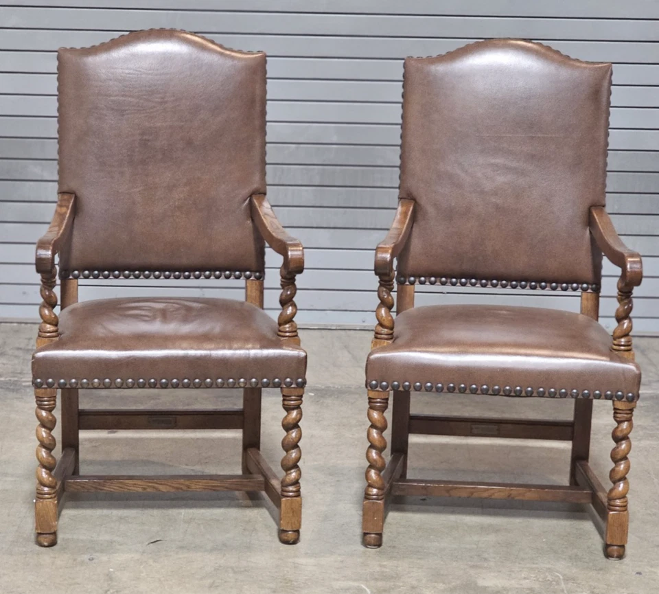 Par de sillones Stickley Antigüedades Roble Cuero Cebada Retorcido Aspecto Jacobiano Foto 1 de 4