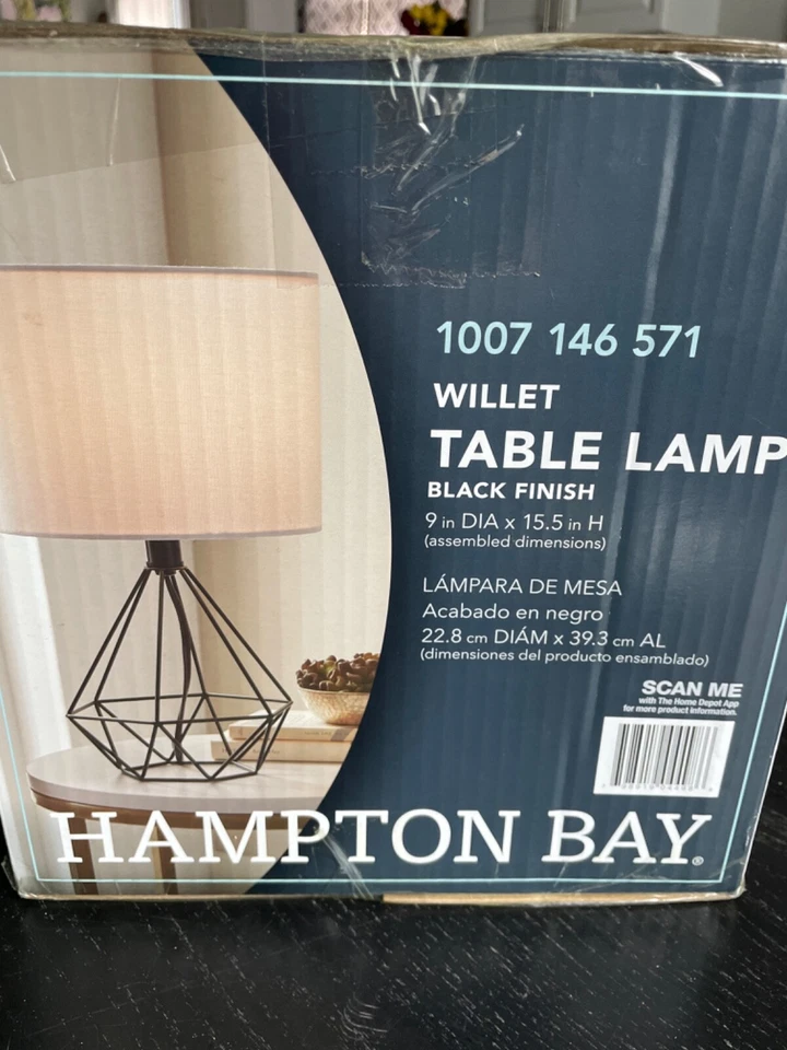 Настольная лампа Hampton Bay Willet Accent металл в черной клетке белый абажур - Изображение 1 из 2