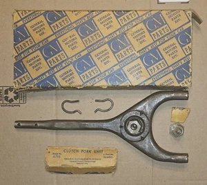 Vintage 1931-37 GM Chevrolet 364495 Clutch Fork Unit Kit in Original Box Atlas - Picture 1 of 9