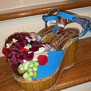 IRREGULAR CHOICE Grapes French Vila Cabernet WHEN PIGS FLY High Heels Sz 7 ❤️tb - Picture 1 of 8