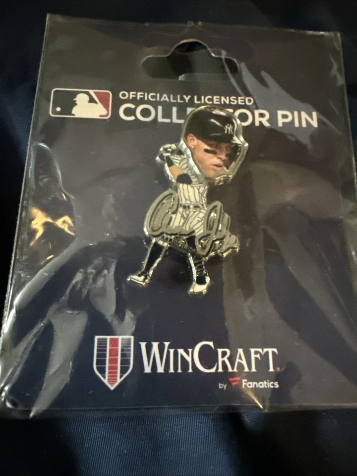 Aaron Judge Yankees bobblehead pin NY New York hat / lapel pin MLB - Image 1 of 1