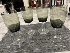 "Juego de 4 copas de vino Gorham Crystal Midnight Mist verde ahumado con borde de platino 7""" - Imagen 1 de 6