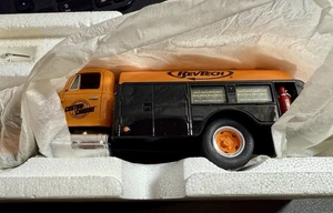 First Gear 1957 International escala 1/34 con petrolero de combustible *Revtech Custom Chrome - Imagen 1 de 4