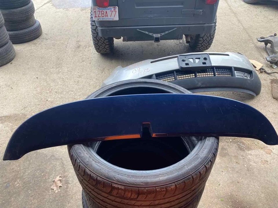 Alerón trasero NISSAN VERSA 07 08 09 10 11 12 Foto 1 de 3