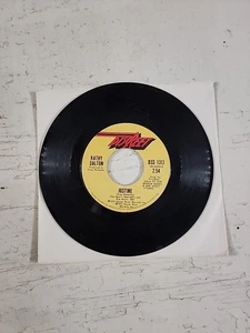 Kathy Dalton 45 Justine 1974 DiscReet DSS 1313 - Imagen 1 de 2