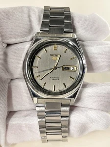 Seiko 5 Automatic Vintage 1980’s Men’s Silver Grey Day Date Watch - 7009-3401 - Bild 1 von 4