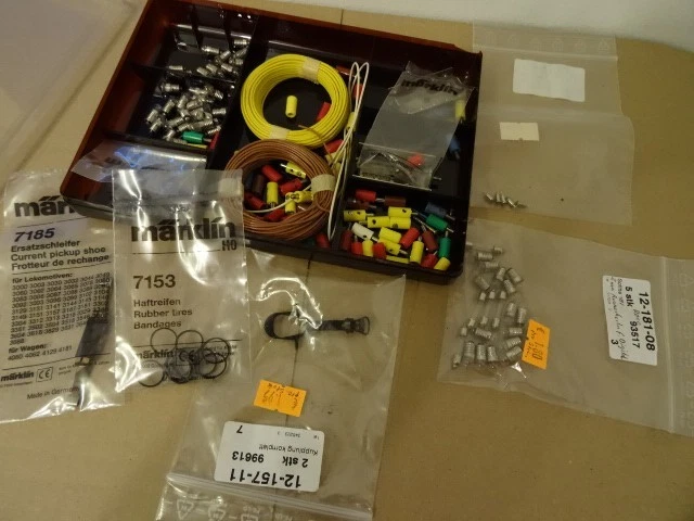 Spur HO Märklin  Konvolut Ersatzteile Lampen Schleifer Achsgummis etc. - Bild 1 von 1