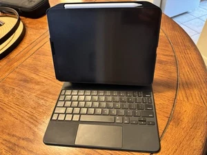 iPad Pro 11 Inch 3rd Generation 128gb *BUNDLE*, Used, Excellent Condition - Picture 1 of 14
