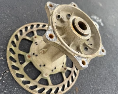 2001 01-08 Suzuki RM125 RM250 rueda trasera cubo freno rotor 64111-36E00 Foto 1 de 4