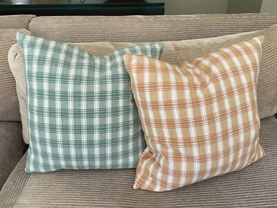 Caixa e cano 2 capas de travesseiro 17 X 17 xadrez de algodão 1 verde 1 casa de campo dourada - Imagem 1 de 4