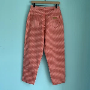 Gitano Jeans DAMEN 29 rot gestreift Fass Ballon Vintage Eisenbahn Denim selten - Bild 1 von 9