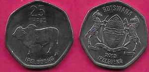 BOTSWANA 25 THEBE 2013 UNC BRAHMAN BULL STEHEND LINKS, BOTSWANA WAPPEN, Datum - Bild 1 von 1