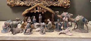 Vintage SET PRESEPE STAMPO OLANDA 1970 / 19 PEZZI con mangiatoia in legno / smalto opaco - Foto 1 di 24