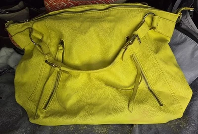 Cartera grande Steve Madden amarilla/verde Foto 1 de 4