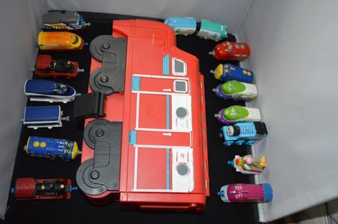 Chuggington Carry Case and 15 Trains/Cars Lot Cover