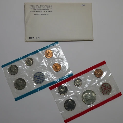 1970 US Mint Set - 10-Coin Uncirculated - 40% Silver Half Dollar Cover