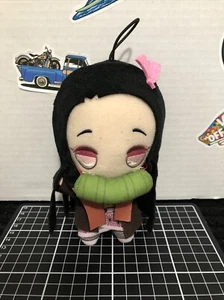 Muñeca de peluche FurRyu Demon Slayer: Kimetsu No Yaiba Nezuko Kamado 6" - Imagen 1 de 4
